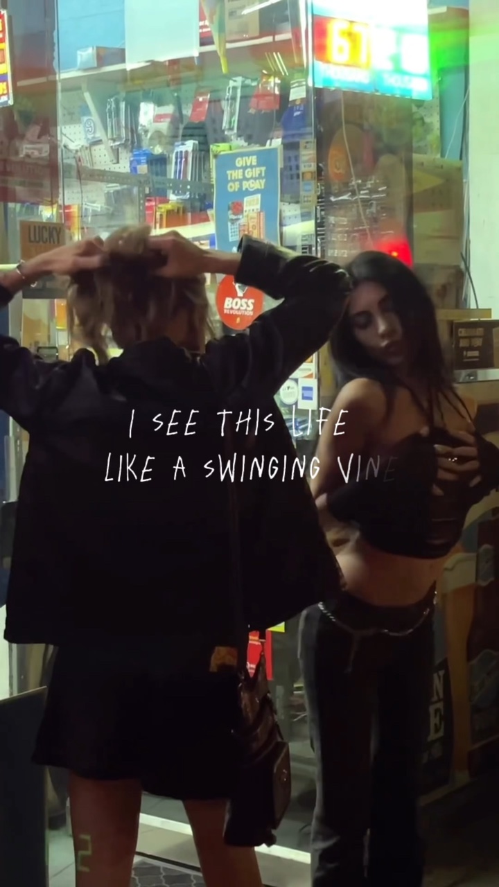 LifeLikeSwingingVine
