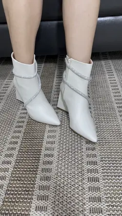 Botas