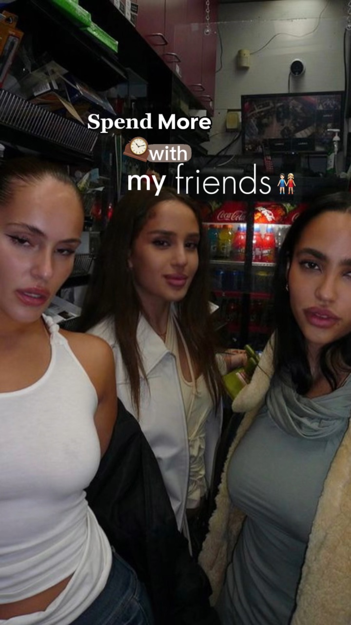 Avec mes amis 👩🏻‍🤝‍👩🏼