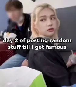hyunjin side eye