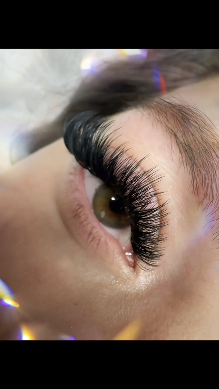 Lash TikTok / Reel