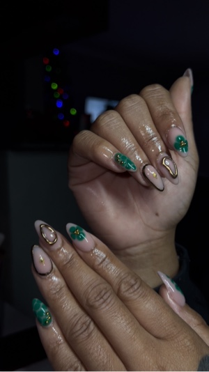 Almendra Abstracta ✨🫰🏾