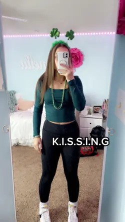 K.I.S.S.I.N.G