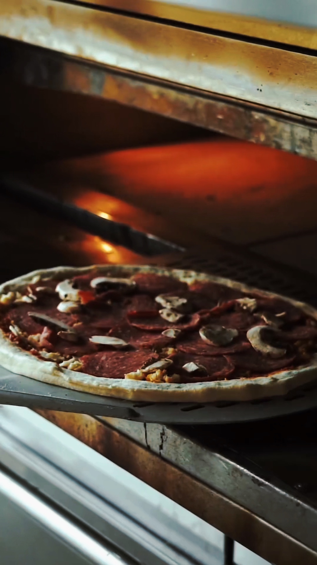 6 ★ > > < < PIZZA 🍕 