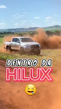 DENTRO DA HILUX