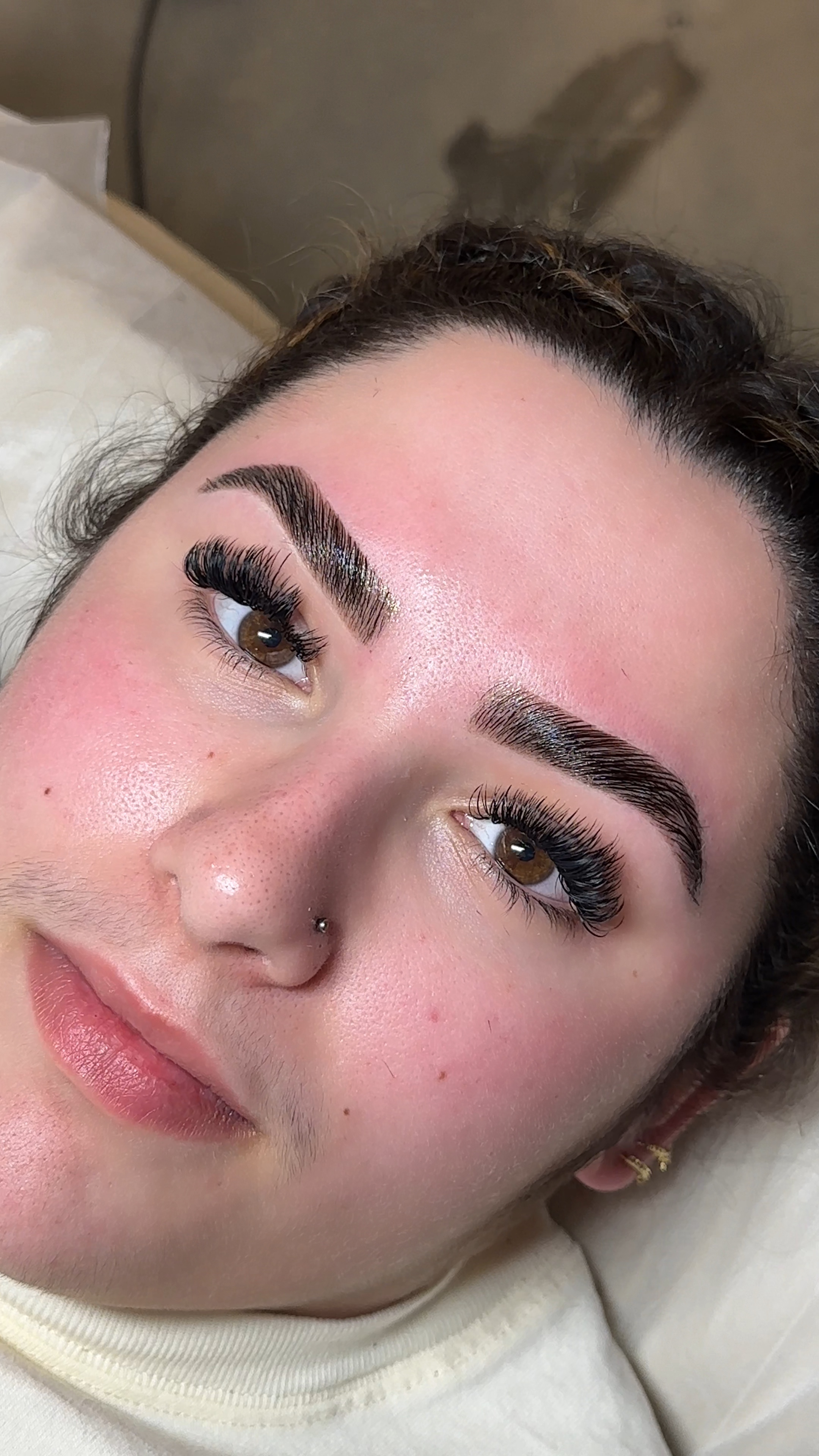 Stratification des sourcils