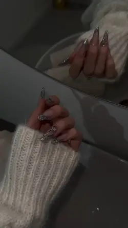 NAILS ART