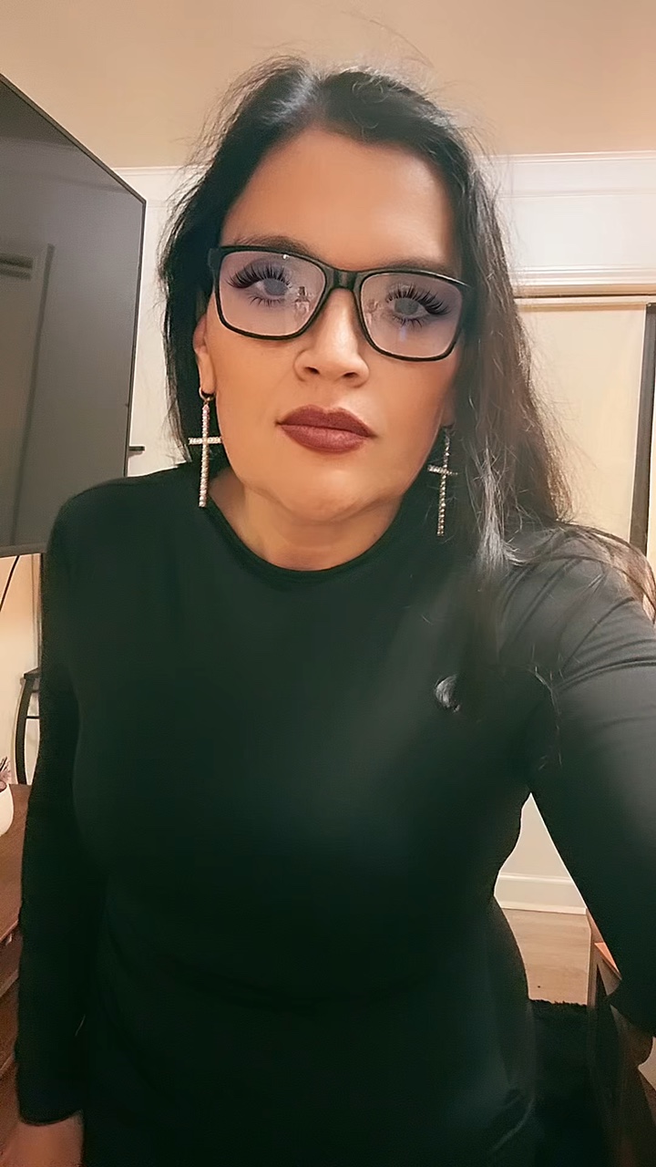 SHOW YOUR OUTFIT