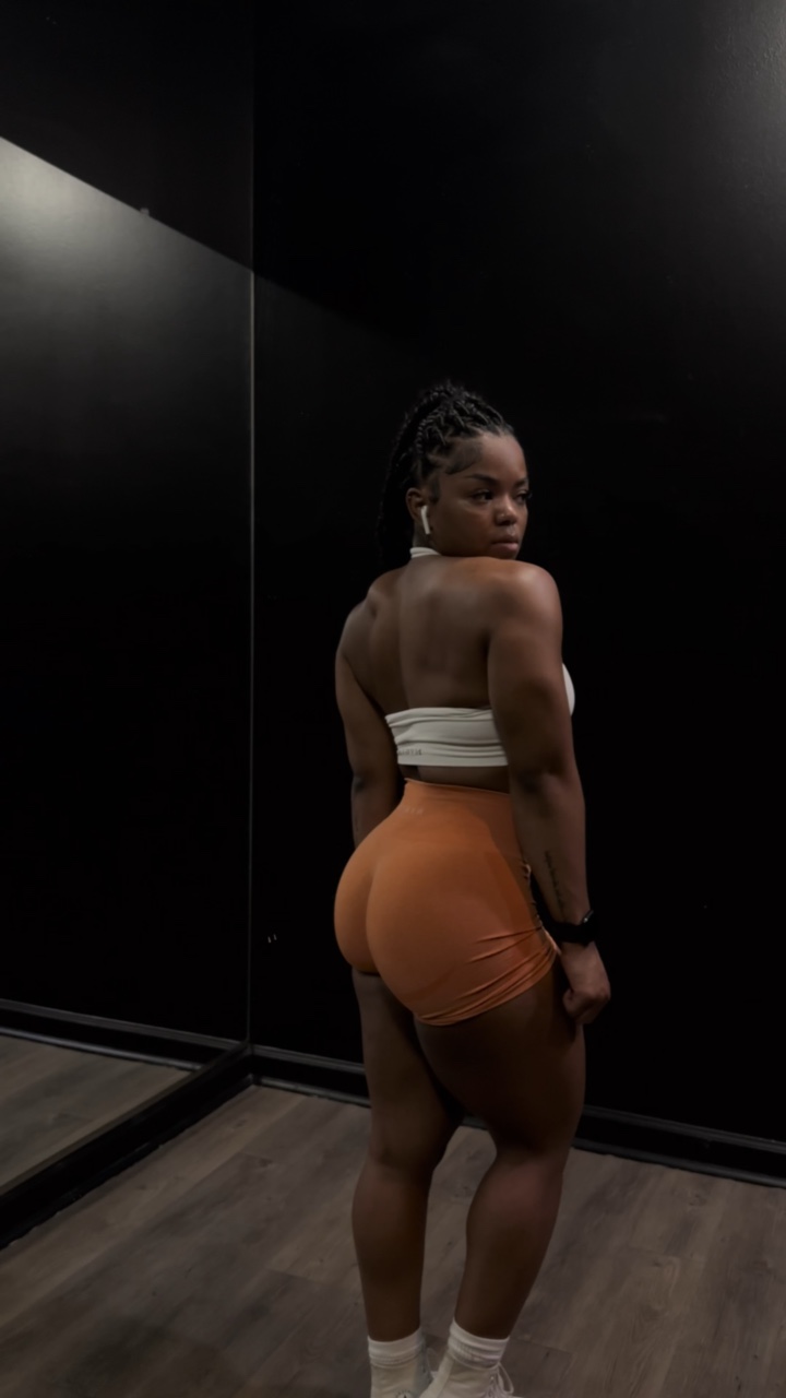 muscular body 