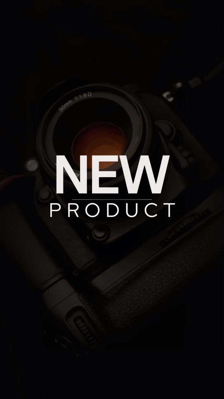 Lanzamiento de nuevos productos Plantilla de promoción de videos de estilo minimalista negro 2 clips