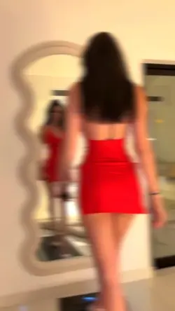 Pretty Girls Walk